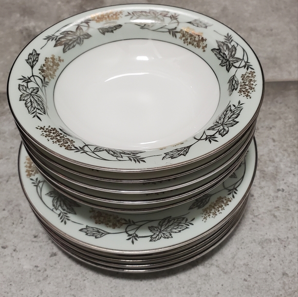 Noritake China porcelain, Silvane #5487, 5 bread & butter plates, 5 soup - Picture 1 of 13